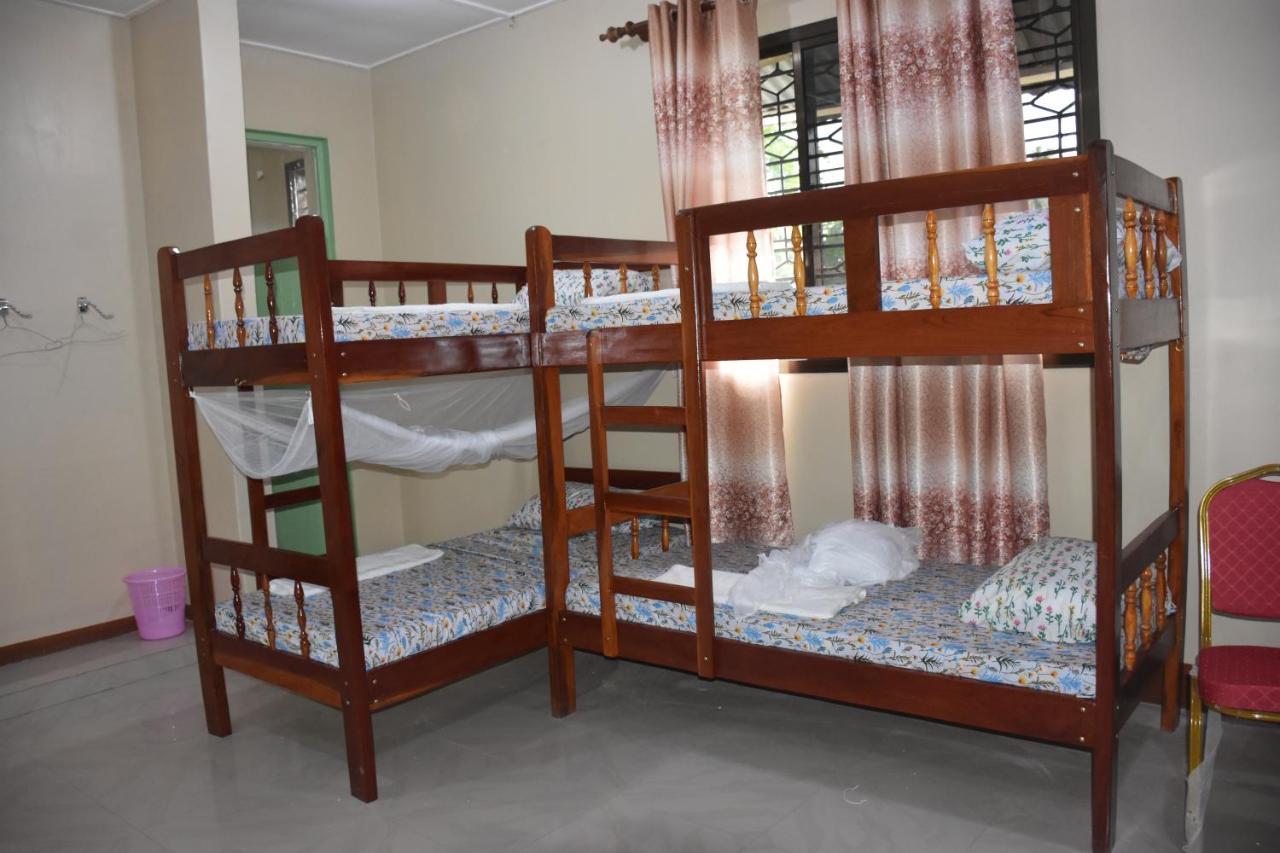 L&J Modern Backpackers Kinondoni Dar es Salaam Exterior foto