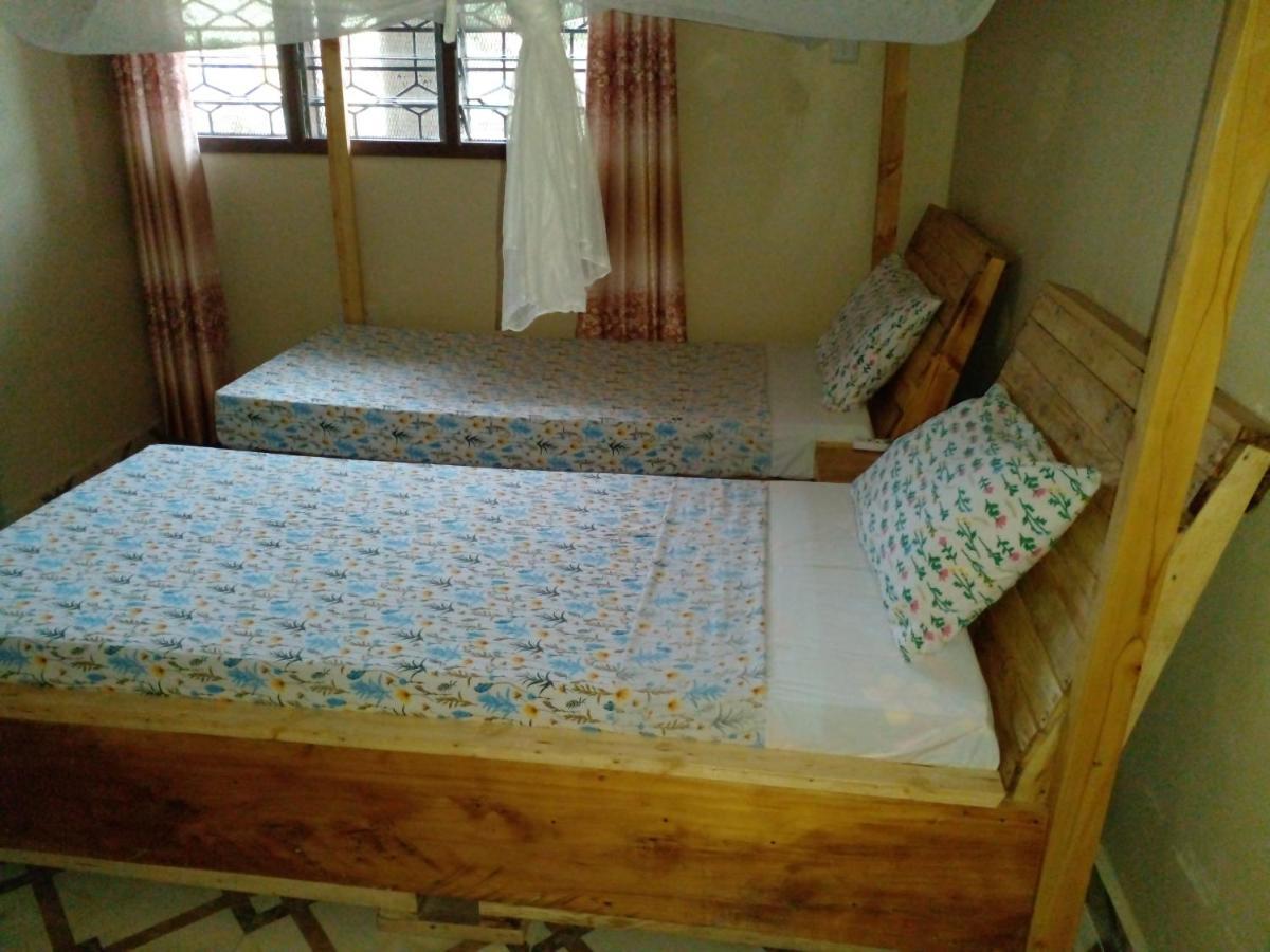 L&J Modern Backpackers Kinondoni Dar es Salaam Exterior foto