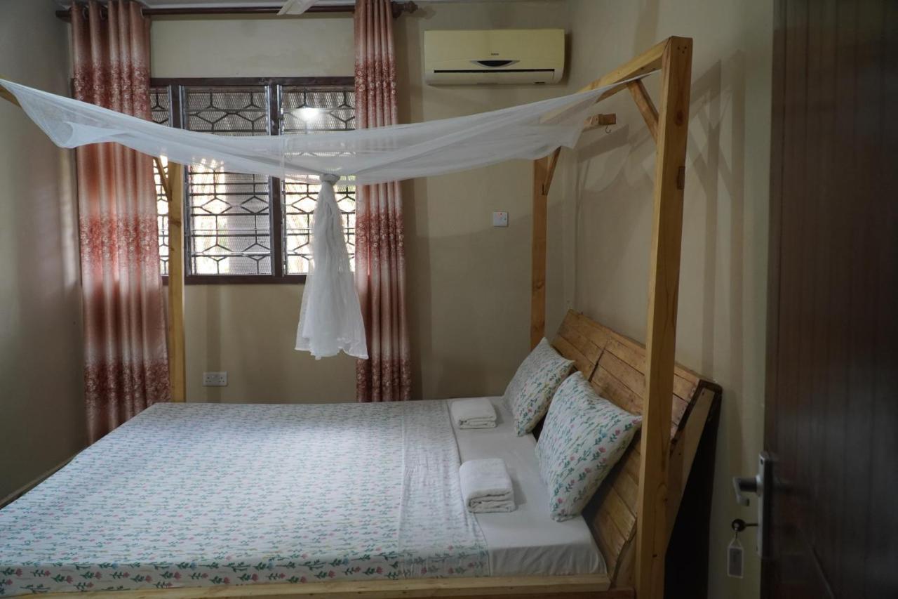 L&J Modern Backpackers Kinondoni Dar es Salaam Exterior foto