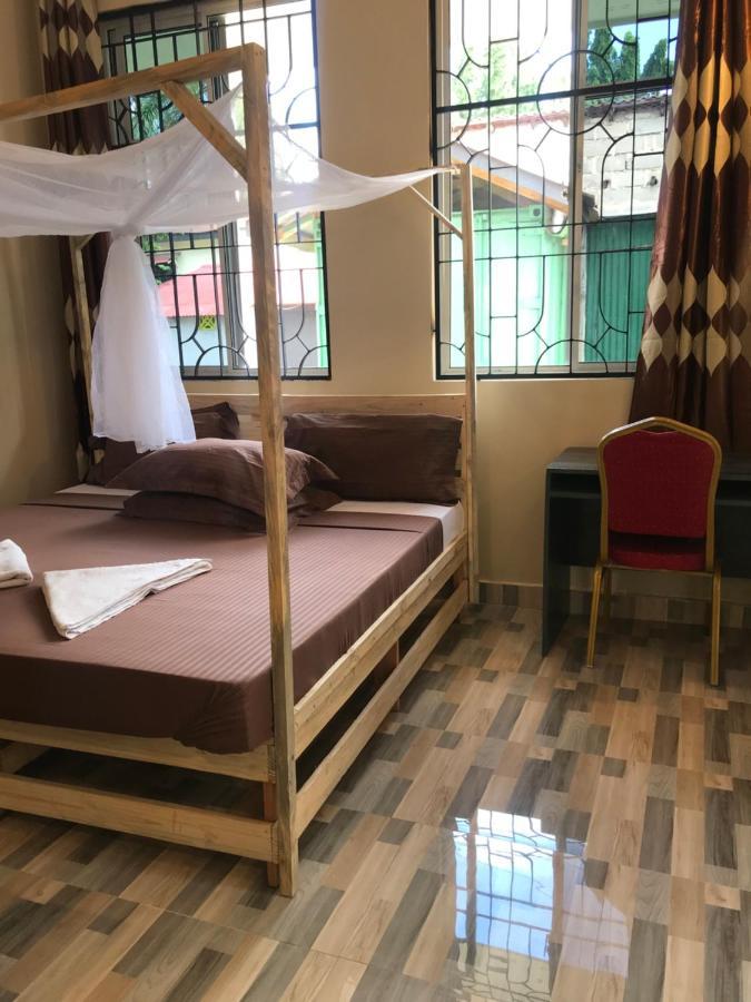 L&J Modern Backpackers Kinondoni Dar es Salaam Exterior foto