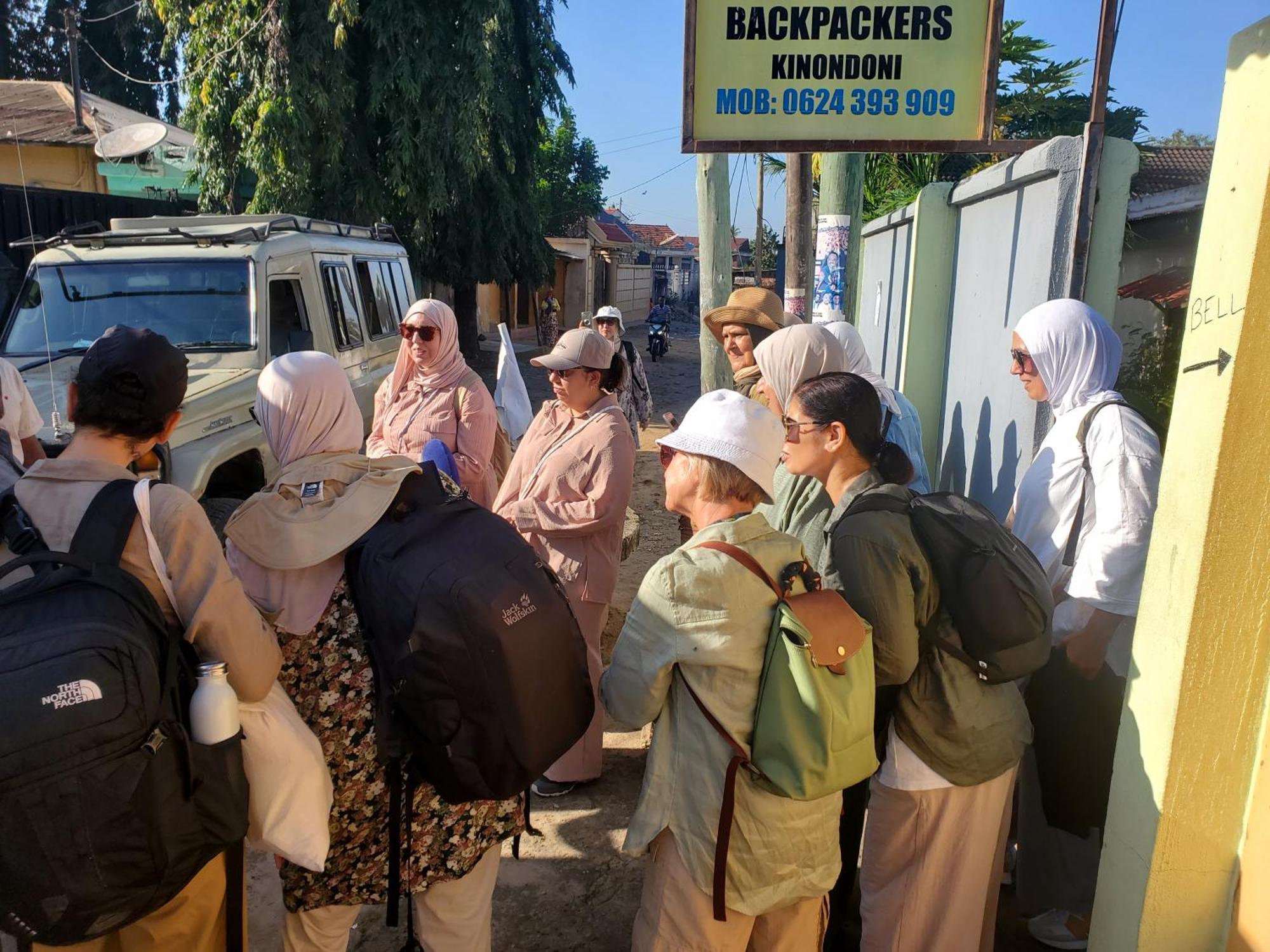 L&J Modern Backpackers Kinondoni Dar es Salaam Exterior foto