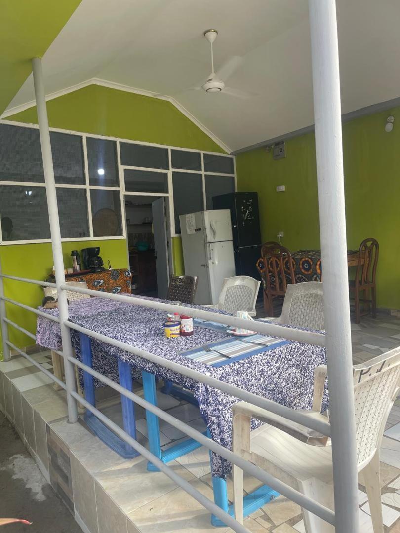 L&J Modern Backpackers Kinondoni Dar es Salaam Exterior foto