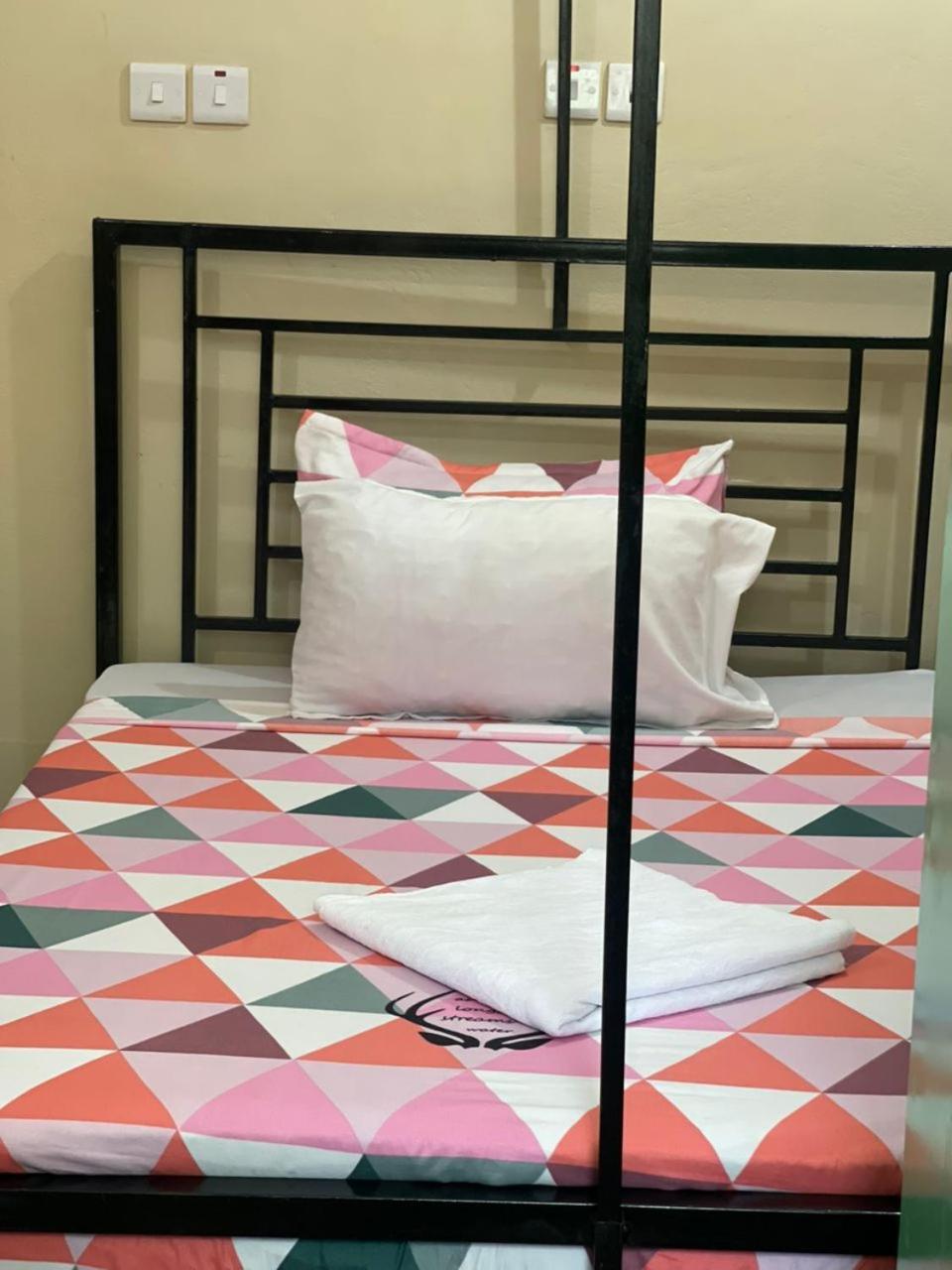 L&J Modern Backpackers Kinondoni Dar es Salaam Quarto foto